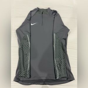 Nike Women's Dri-FIT Strike Drill Long Sleeve Shirt
